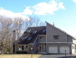 Knob Hill Ln - Bristol, CT