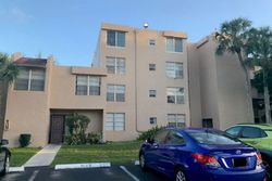  Live Oak Pl Apt 105