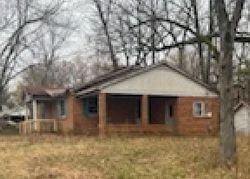 Spring St - Foreclosure In Huntingdon, TN