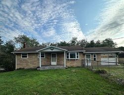 Hanover Ln - Foreclosure In New Cumberland, WV