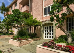  Almayo Ave Apt 204