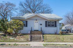  E 38th St