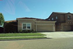  W Dovewood Ln