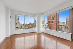  E 69th St Apt 21a