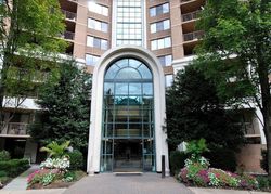  Grosvenor Pl Apt 200